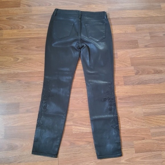 NWOT Driftwood Slim Skinny Embroidered Floral Denim Jeans Size 28 Black - Picture 7 of 15